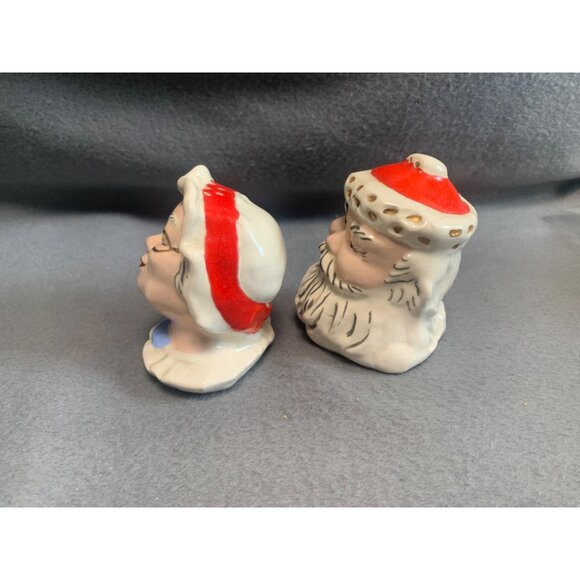 Vintage Ceramic Santa & Mrs. Claus Salt & Pepper Shakers Set - Picture 5 of 12